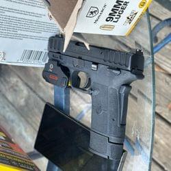 A crowd dance's cover