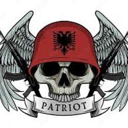 Тнє ∂єниℓ тнαт нαѕ вєєη ƒιgнтιηg's cover